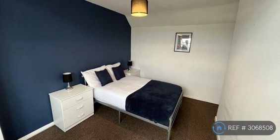 1 bedroom in a house share to rent - Photo 3