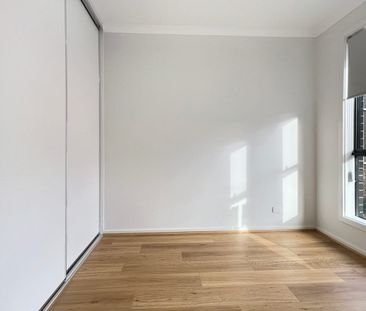 Contemporary and Spacious! - Photo 5