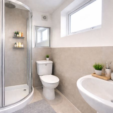 Studio Flat, Thoverton Road, NW2 - Photo 3