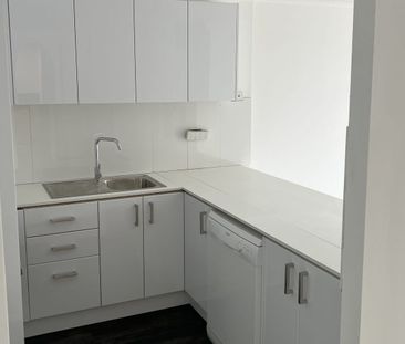 1-bedroom apartment in the Surfers Century building - Photo 6