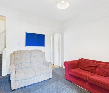 4 bedroom terraced house to rent - Photo 5