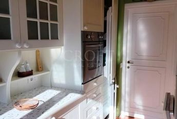 Ardeatina-Divino Amore: Quiet, charming rustic villa, big and well-curated garden, 3 beds, 1 study, 3 baths, living room, kitchen, with terraces , AC and parking space. Ref 2322