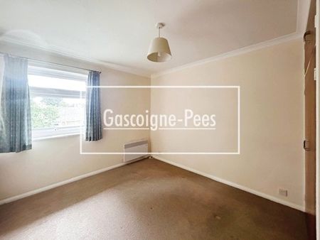 Tadley, RG26 - Photo 3