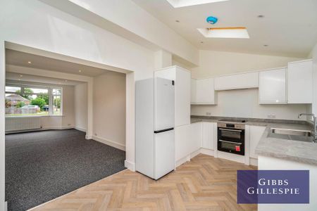 3 bedroom terraced house to rent - Photo 3