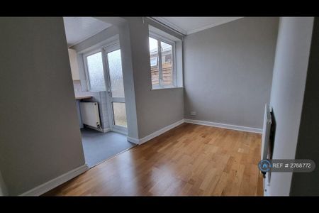 3 bedroom terraced house to rent - Photo 3