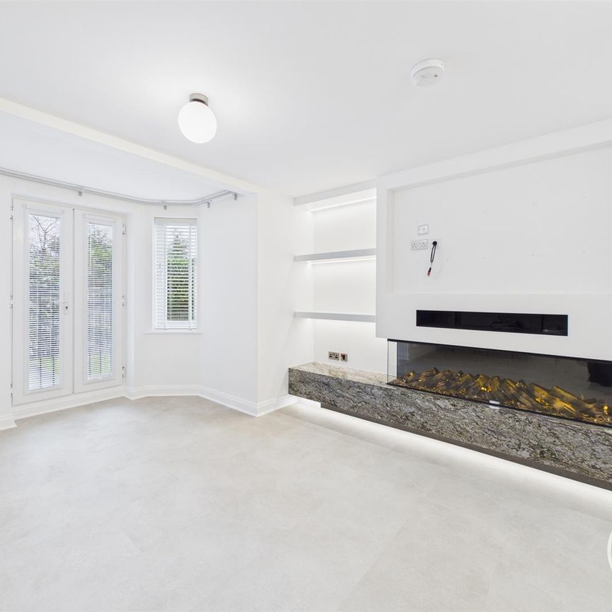 Highthorne Court, Shadwell LS17 - Photo 1