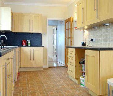 3 bedroom terraced house to rent - Photo 2