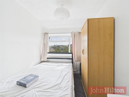 6 bedroom semi-detached house to rent - Photo 3