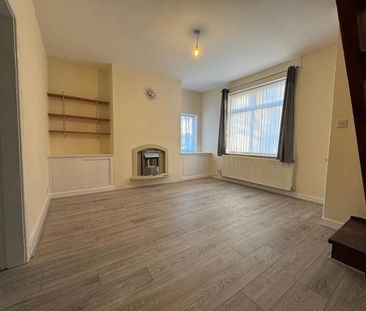 2 bedroom end of terrace house to rent - Photo 6