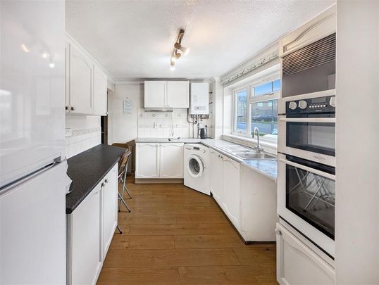 3 bedroom semi-detached house to rent - Photo 1