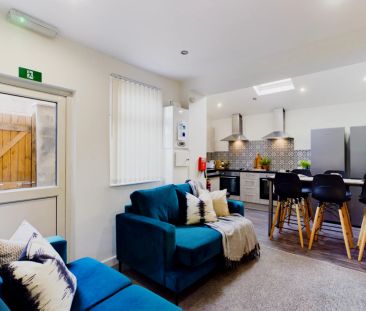 6 Bedroom House - Photo 3