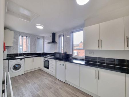 5 bedroom apartment to rent - Photo 3