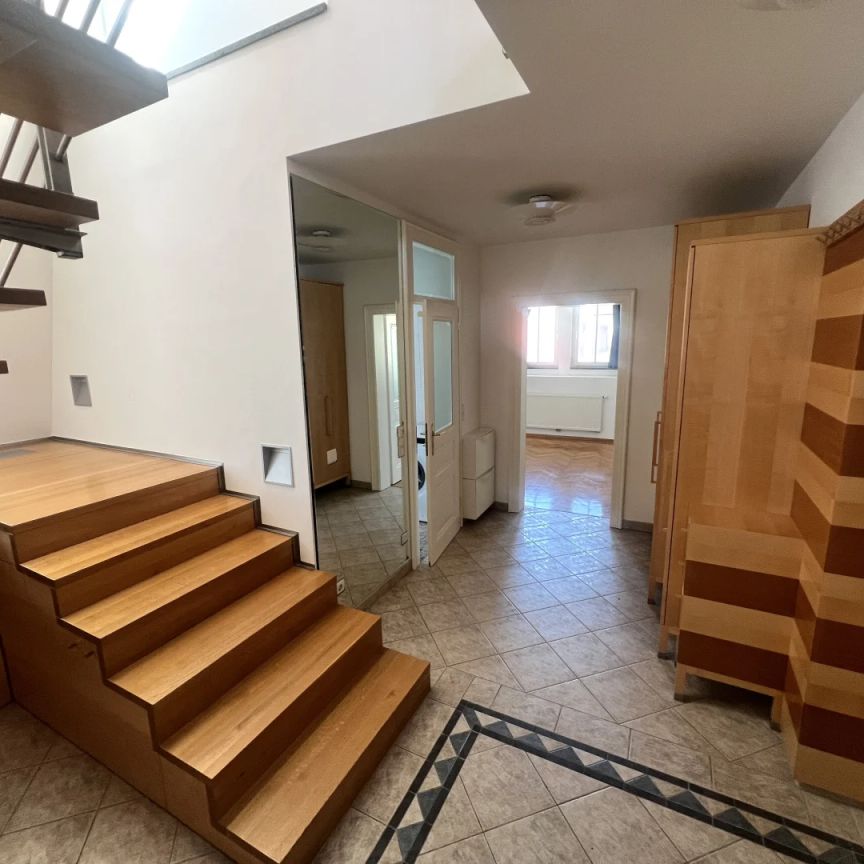 1190! 4 Zimmer Dachgeschoss Maisonette mit herrlichem Weitblick über Wien- Nähe Türkenschanzpark - Photo 1
