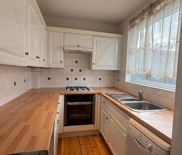 Montrose Avenue, Berkshire, SL1 - Photo 3