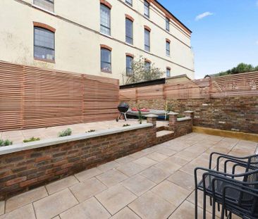 3 bedroom ground floor flat to rent - Photo 2