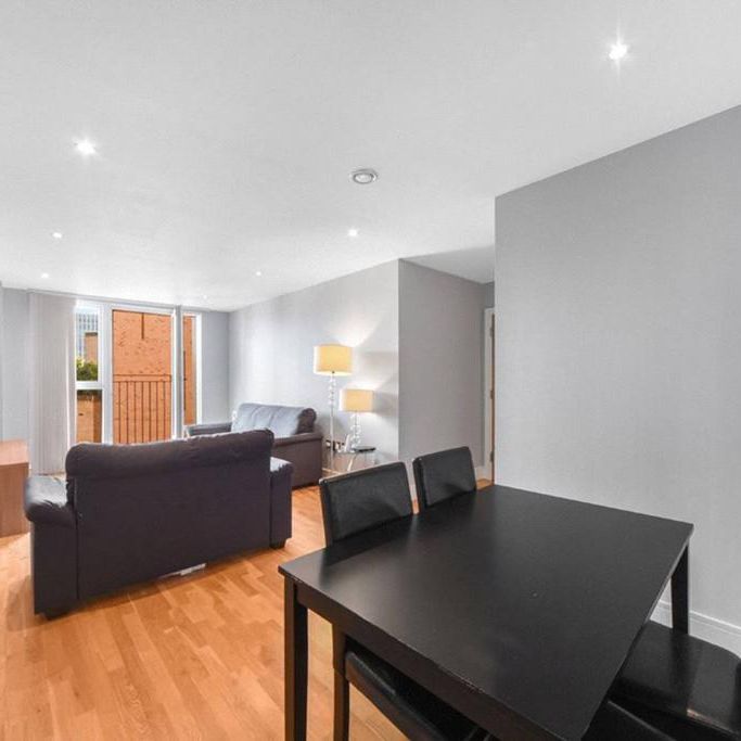 2 bedroom flat to rent - Photo 1