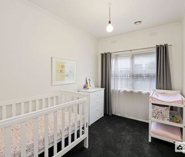 Beautiful Four Bedroom Home - Photo 5