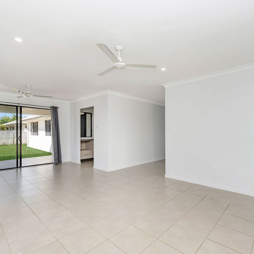 8 Pincer Court, Bushland Beach. - Photo 1