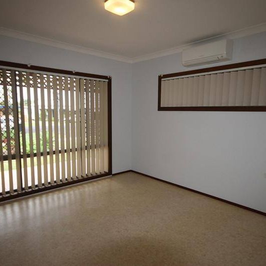 LOW SET AIR-CONDITIONED UNIT WALKING DISTANCE TO CBD - Photo 1