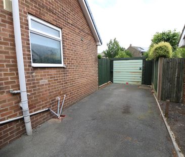 2 bed semi-detached bungalow to rent in Birks Avenue, Sheffield, S36 - Photo 3