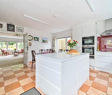 4 bedroom detached house to rent - Photo 3