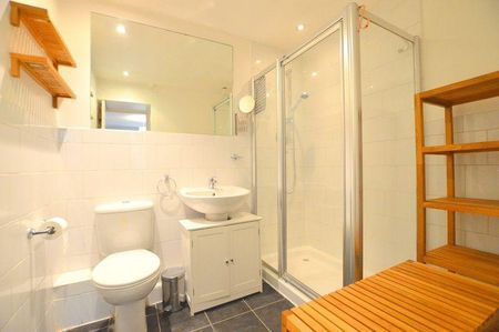 2 bedroom apartment to rent - Photo 4