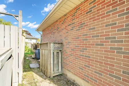 For Lease - 834 Sanok Drive Unit# Basement, Pickering, Ontario - Photo 2