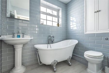 4 bedroom detached house to rent - Photo 5