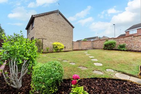 3 bedroom link detached house to rent - Photo 3