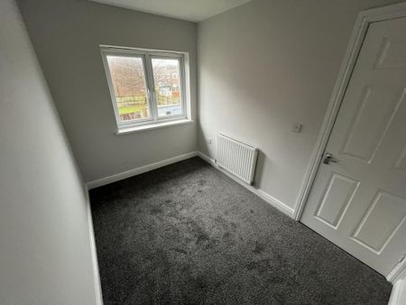 3 bedroom terraced house to rent - Photo 2