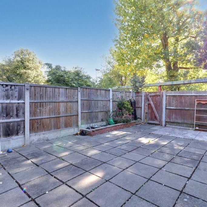 3 bedroom terraced house to rent - Photo 1