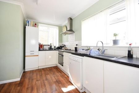 3 bedroom detached house to rent - Photo 5