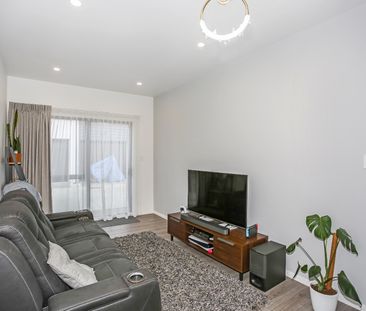 Single Garage & Modern Living - Photo 1