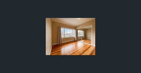 Family Home - Photo 3