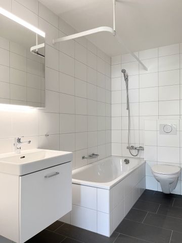 Im Jahr 2023 totalsanierte 3.5-Zimmerwohnung - Photo 2