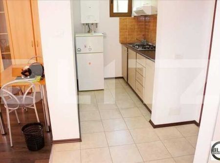 Apartament de inchiriat + terasa in imobil tip vila + loc de parcare! - Photo 5