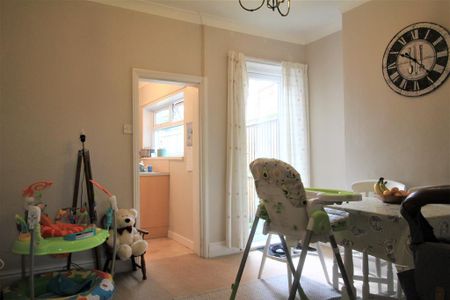 2 bedroom terraced house to rent - Photo 2