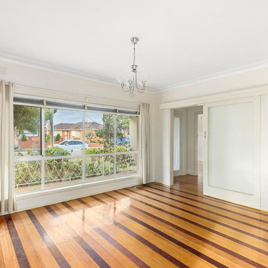 52 Lindenow Street, Reservoir VIC 3073 - Photo 1