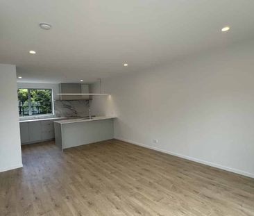 Brand new three bedroom home - Photo 2