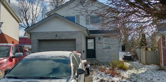 109 Moss Pl, Guelph - Photo 2