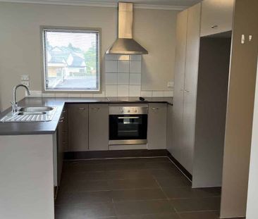 228/172 McLeod Road Te Atatu South - St Clair Village – Beautifully... - Photo 3