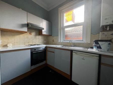 2 Bed Flat, Bridge Road, SO19 - Photo 4