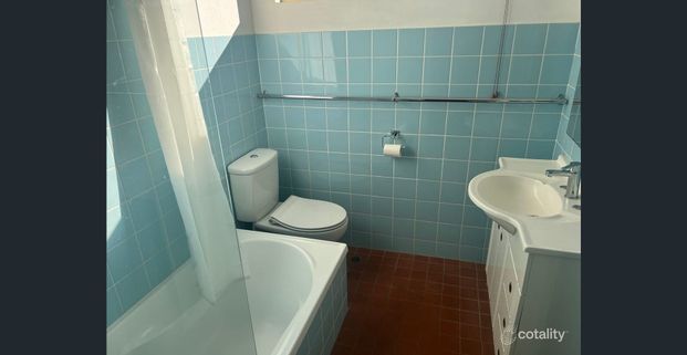 Charming Family Home in a Quiet Location - Photo 1