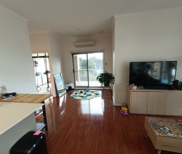 Macquarie - Photo 1