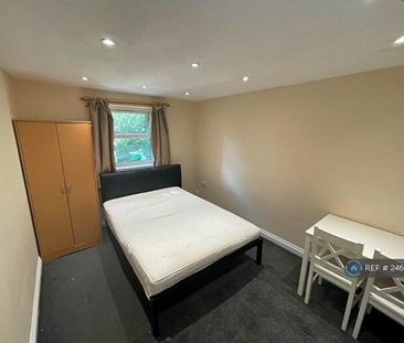 1 bedroom in a house share to rent - Photo 1 | Rentumo