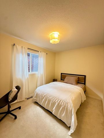 For Lease - 5647 Stella Lane, Burlington, Ontario - Photo 2