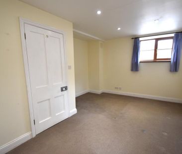 2 bedroom semi-detached house to rent - Photo 6