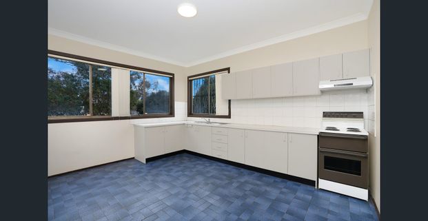 Old World Charm! - Photo 1