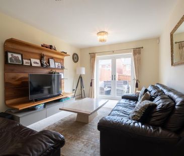 4 bedroom detached house to rent - Photo 3