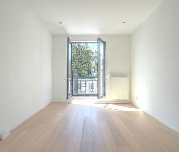 Appartement met twee slaapkamers in Elsene - Photo 2